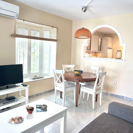 Fabulous Vacation In A 2 Bedroom Townhouse With 2 Terraces Overlooking The Sea, Suitable For 6 People 3 Swimming Pools Tennis And 200 Mts From The Sea El Faro 外观 照片