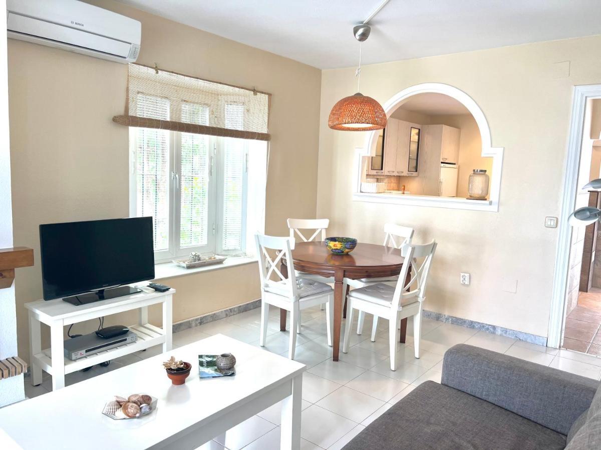 Fabulous Vacation In A 2 Bedroom Townhouse With 2 Terraces Overlooking The Sea, Suitable For 6 People 3 Swimming Pools Tennis And 200 Mts From The Sea El Faro 外观 照片