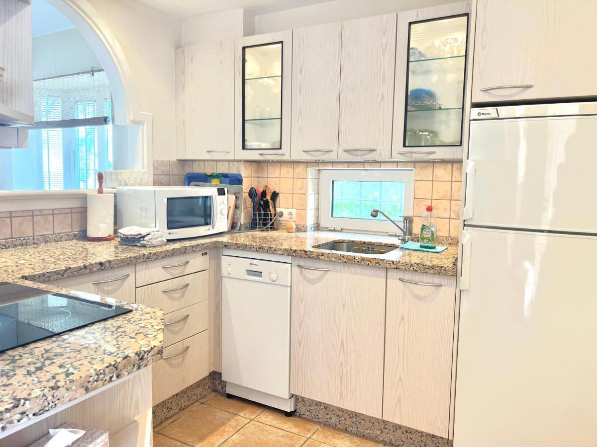 Fabulous Vacation In A 2 Bedroom Townhouse With 2 Terraces Overlooking The Sea, Suitable For 6 People 3 Swimming Pools Tennis And 200 Mts From The Sea El Faro 外观 照片